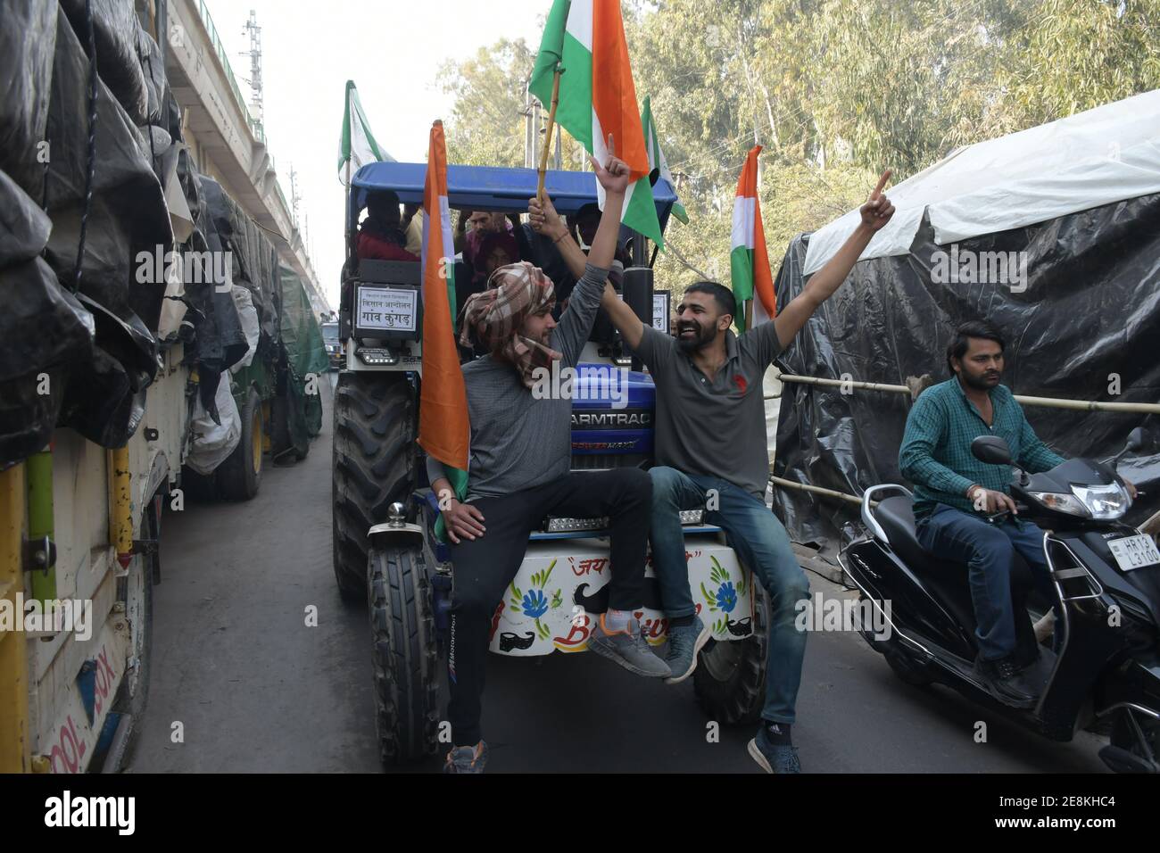 New Delhi, India. 31st Jan, 2021. Farmers from Haryana and Punjab arrive at Tikri border to support the ongoing Farmers protest for the last 2 months against new agriculture law introduce by Central Government of India at Tikri Border in Delhi. (Photo by Ishant Chauhan/Pacific Press) Credit: Pacific Press Media Production Corp./Alamy Live News Stock Photo