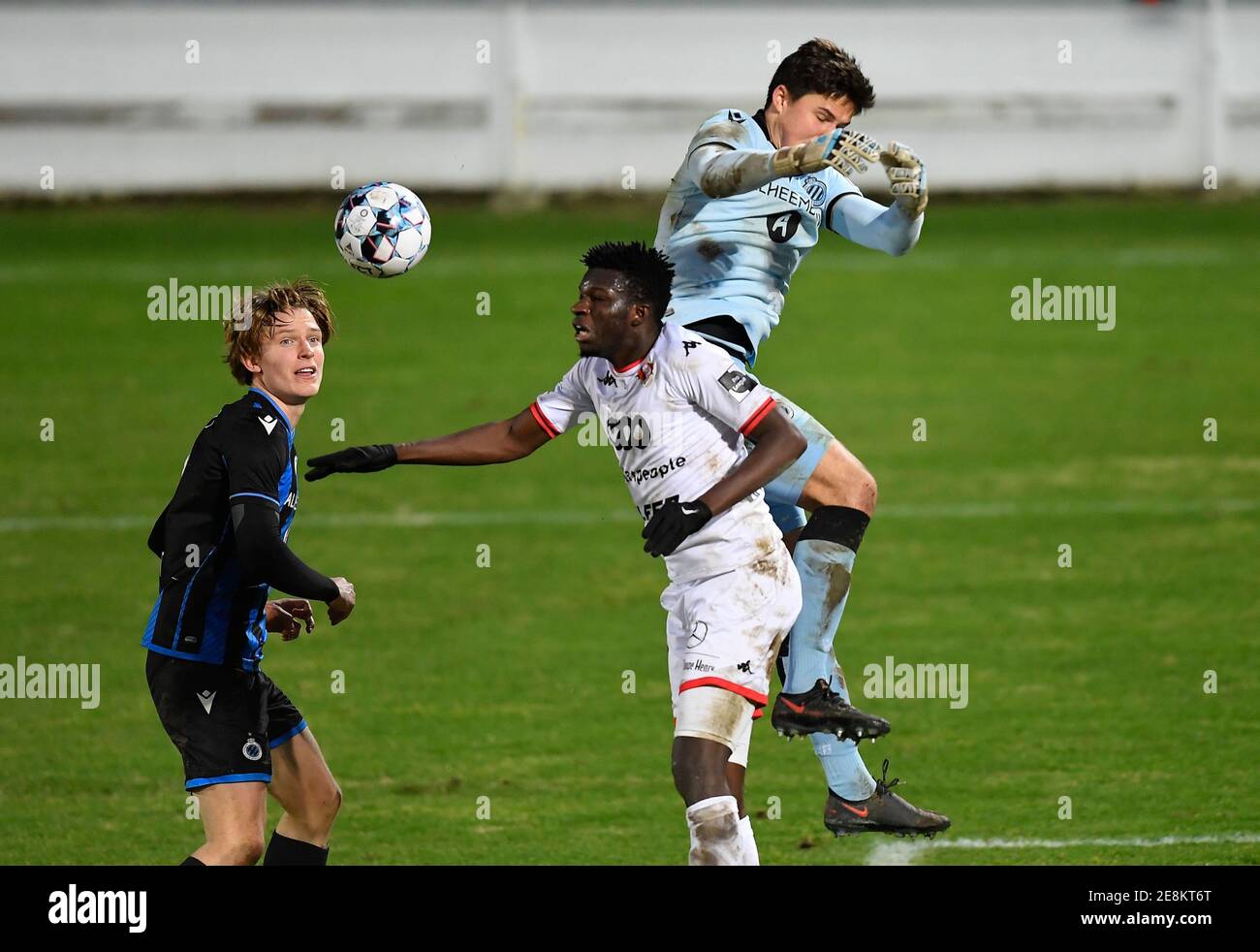 Seraing's Amadou Dia Ndiaye and Club NXT's Senne Lammens fight for the ball during a soccer match between RFC Seraing and Club NXT, Sunday 31 January Stock Photo