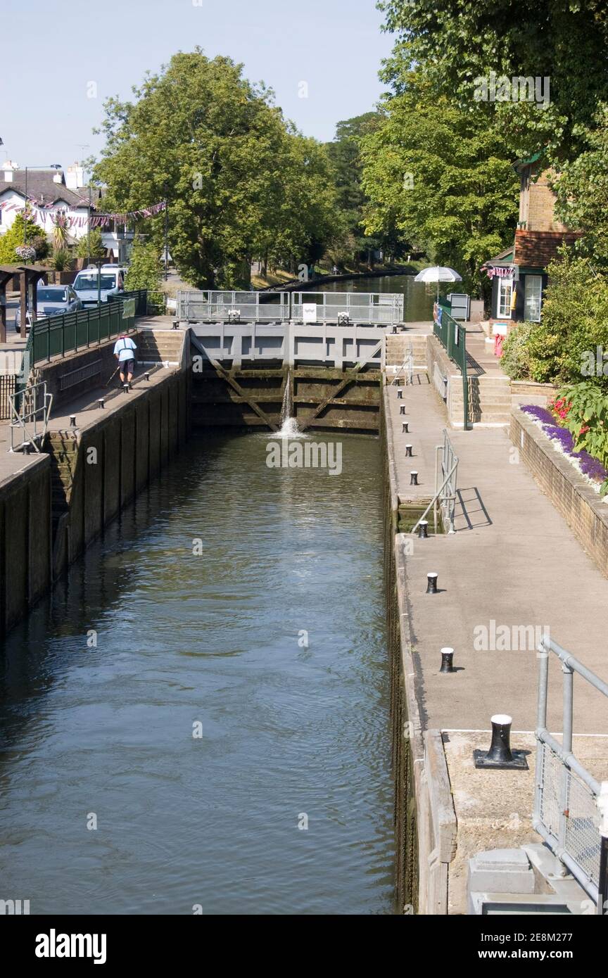 Lock on the River Thames at Maidenhead, Berkshire. Boulter's Lock sits between the mainland and Ray Mill Island in the river and was the site of enter Stock Photo