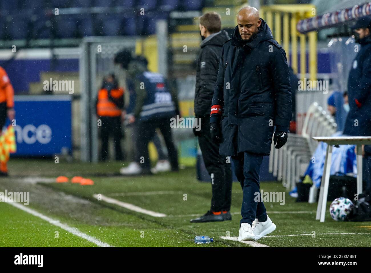 BRUSSELS, BELGIUM - JANUARY 31: Head Coach Vincent Kompany of RSC  Anderlecht during the Pro League match between RSC Anderlecht and KAA Gent  at Lotto Stock Photo - Alamy