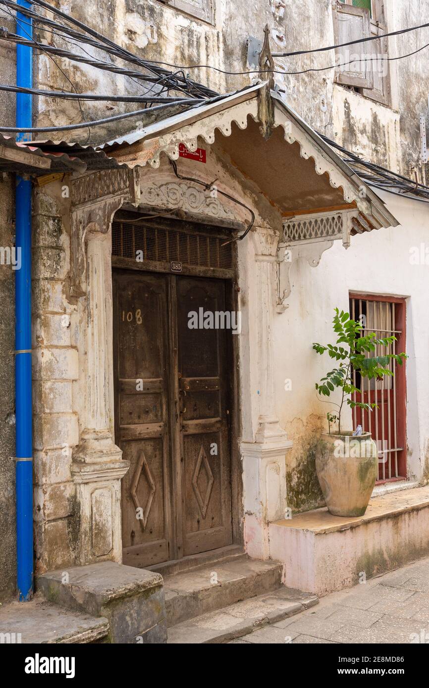Old traditional doors. Stone Town, Zanzibar, Tanzania Stock Photo Alamy
