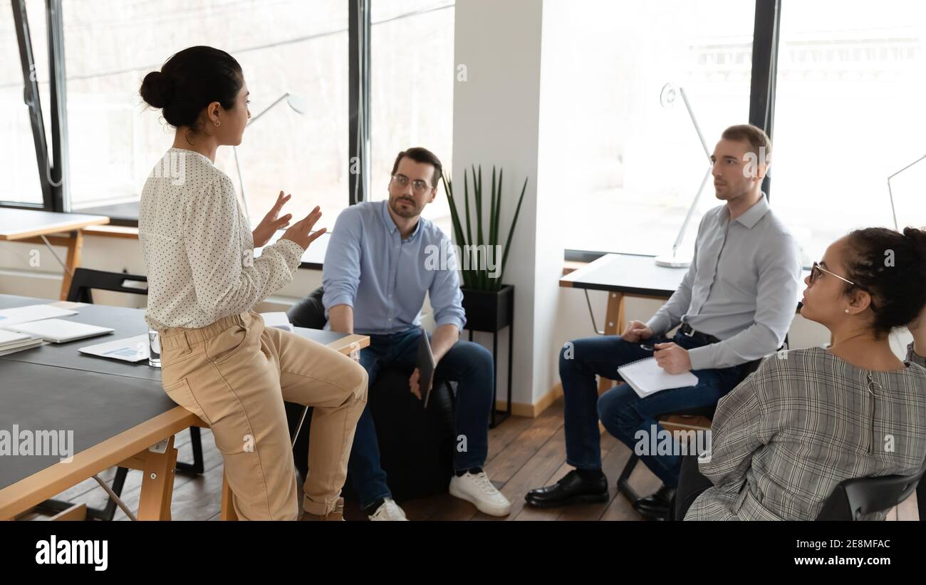 Diverse office group circle hi-res stock photography and images - Alamy
