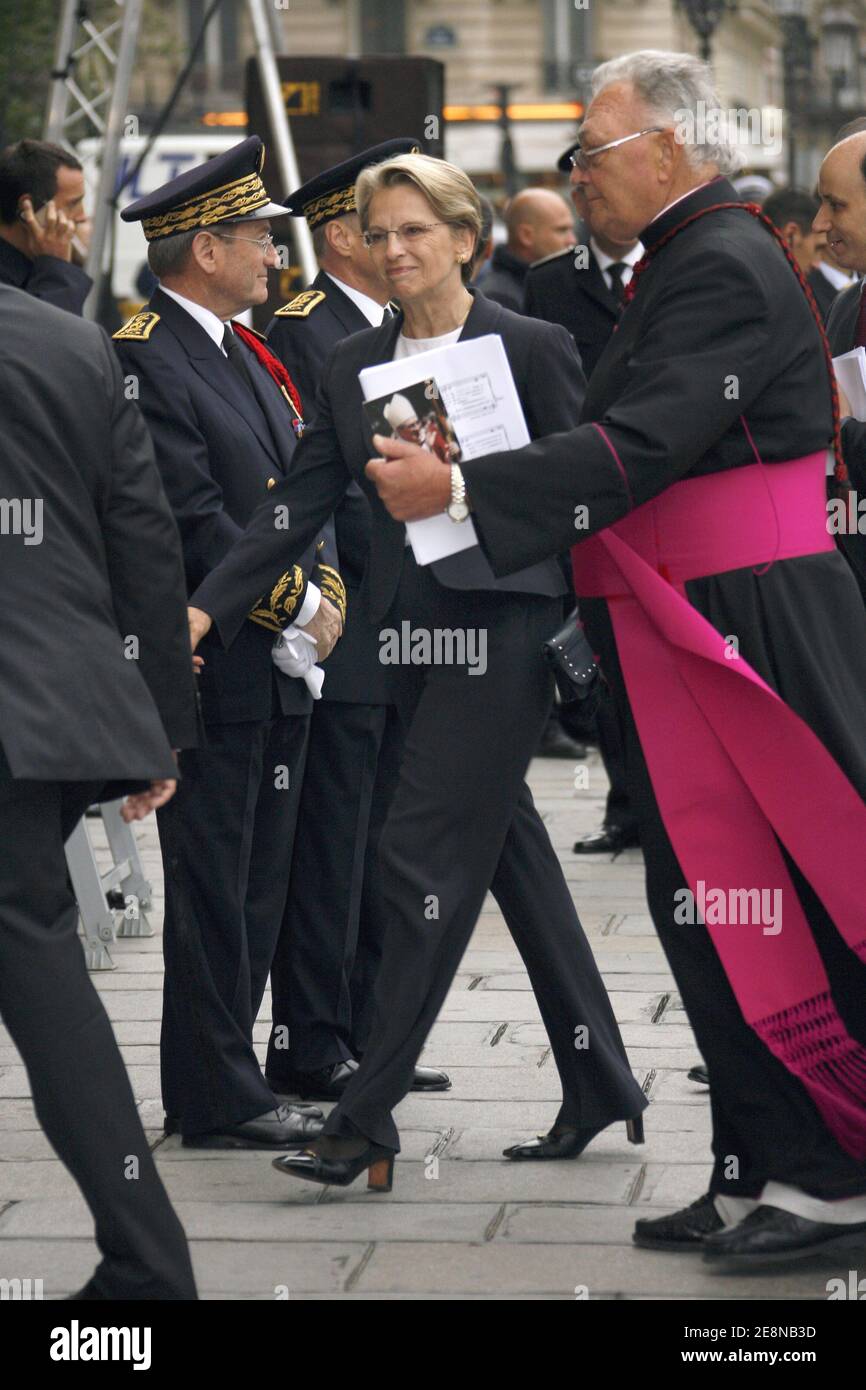 Minister of Interior Michele Alliot-Marie arrives to attend the Funeral mass of Archbishop Jean-Marie Lustiger held at Notre-Dame Cathedral in Paris, France on August 10, 2007. Photo by Thierry Orban/ABACAPRESS.COM Stock Photo
