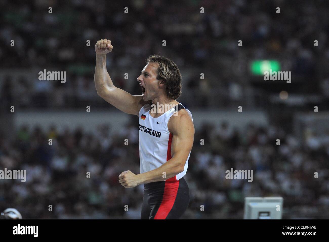 Lobinger Germany's Tim Lobinger competes on pole vault heats during 11th IAAF ...