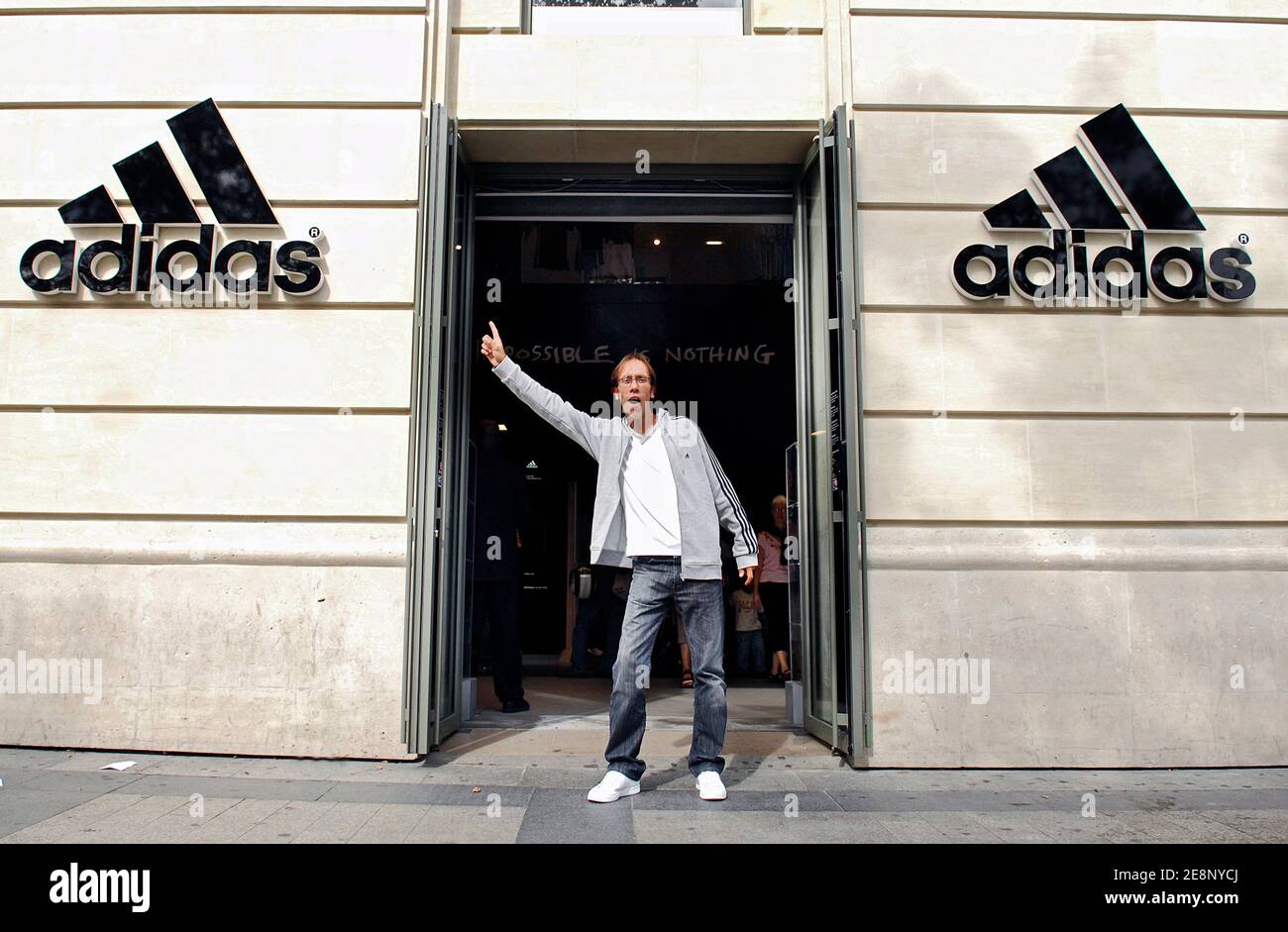 Magasin adidas hi-res stock photography and images - Alamy