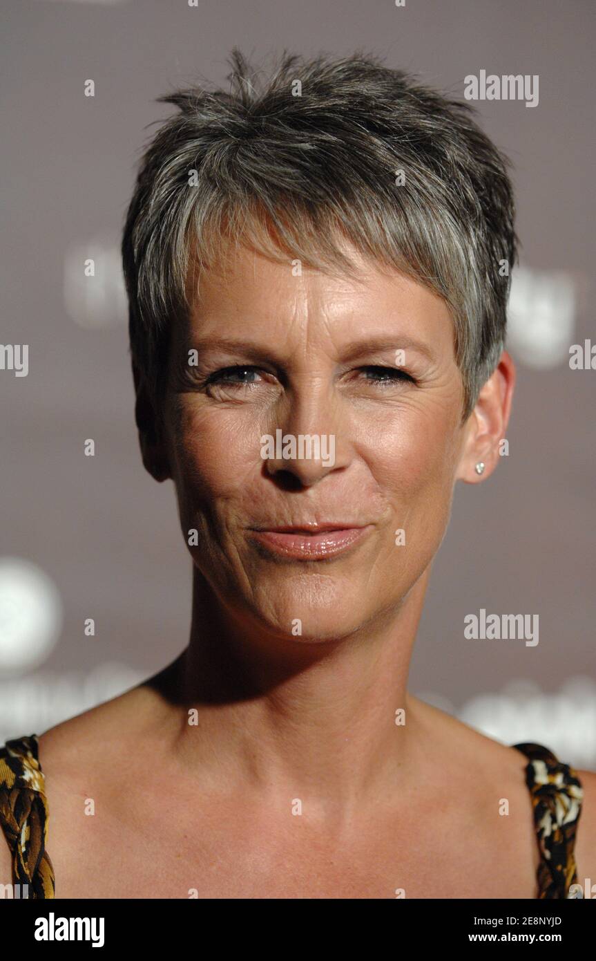 Jamie Lee Curtis attends the Elyse Walker Pink Party at the Viceroy Hotel  in Santa Monica. Los Angeles, USA on September 8, 2007. Photo by Lionel  Hahn/ Stock Photo - Alamy