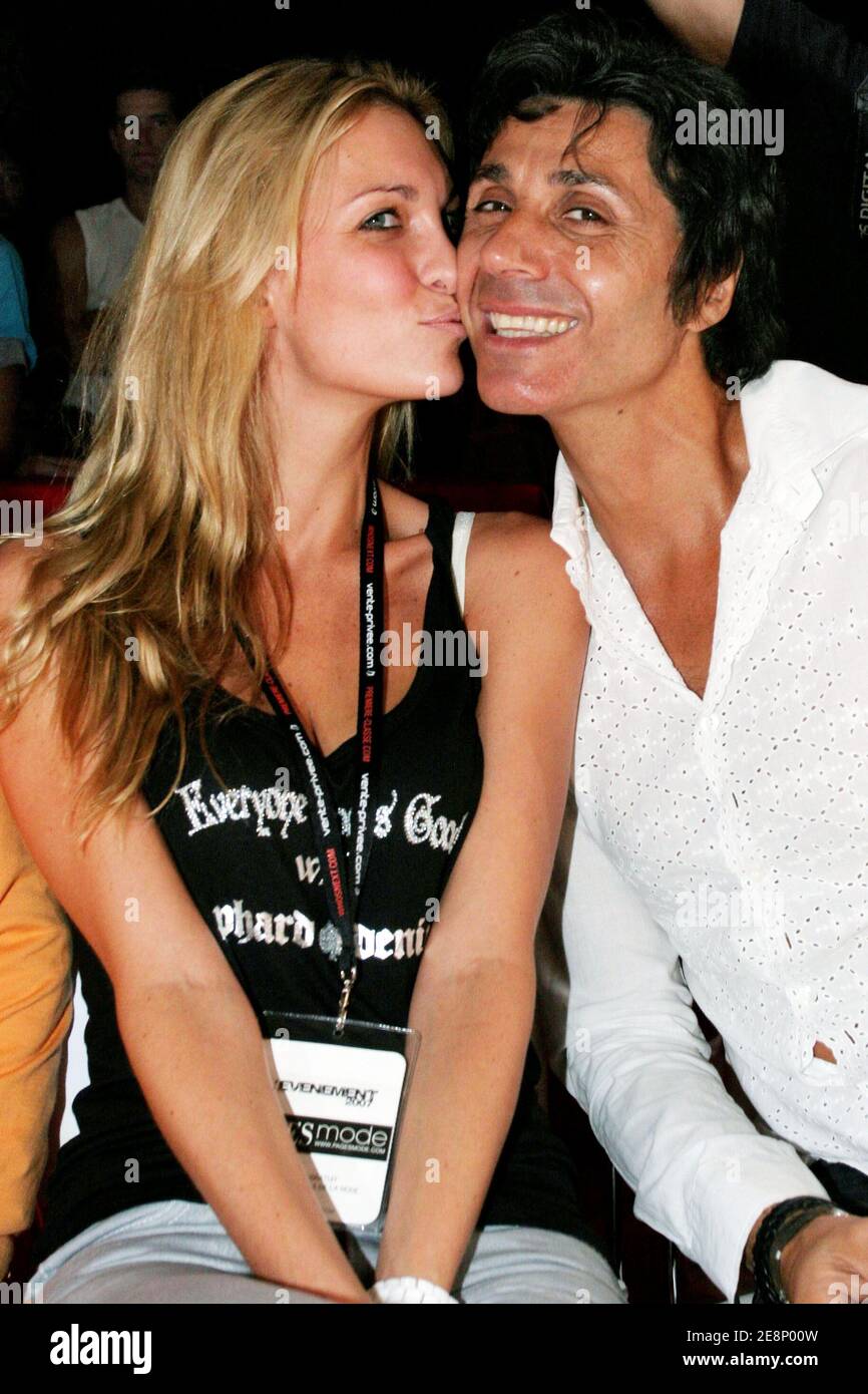 Singer Jean-Luc Lahaye with his girlfriend Vanessa attend 'Who's next'  exhibition in Paris, France, on September 8, 2007. Photo by Benoit  Pinguet/ABACAPRESS.COM Stock Photo - Alamy