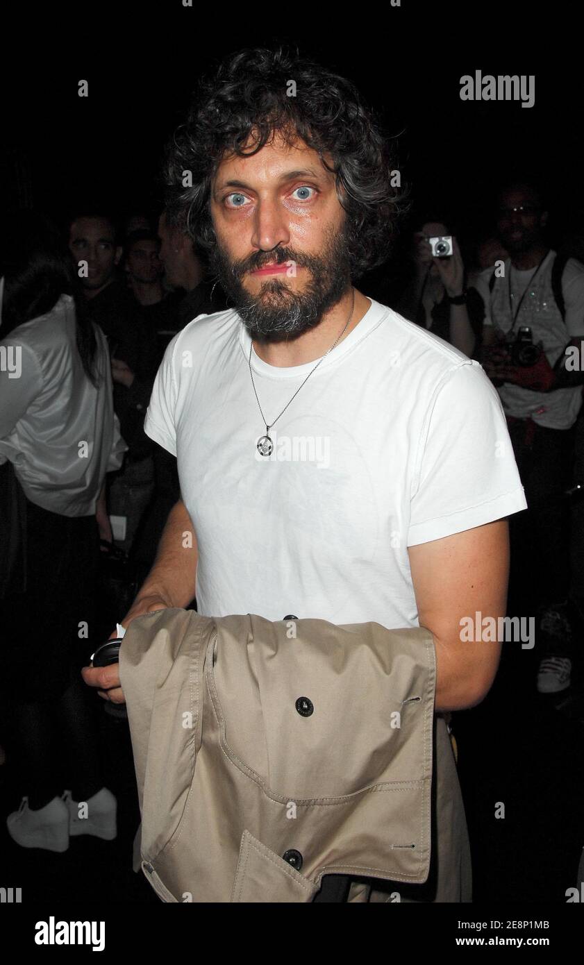 Director Vincent Gallo Arrives At The Marc Jacobs Show During Mercedes Benz Fashion Week Spring 08 At New York State Armory In New York City Ny Usa On September 10 07 Photo