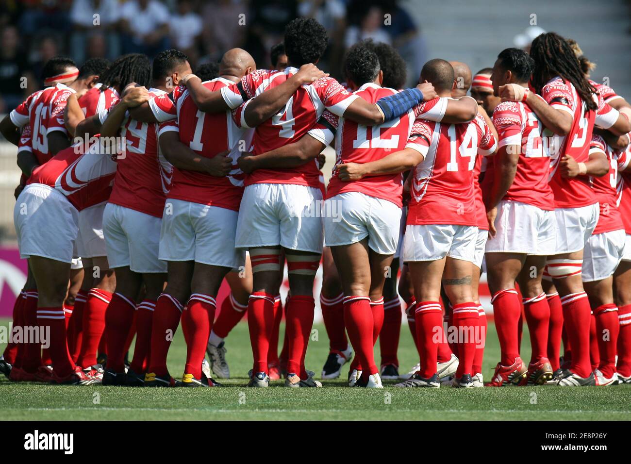 The Tonga team celebrate at the end of the 2007 Rugby world cup match, Tonga v USA at the Mosson Stadium in Montpellier, France on September 12, 2007. Tonga won the game 25-15. Photo by Stuart Morton/Cameleon/ABACAPRESS.COM Stock Photo