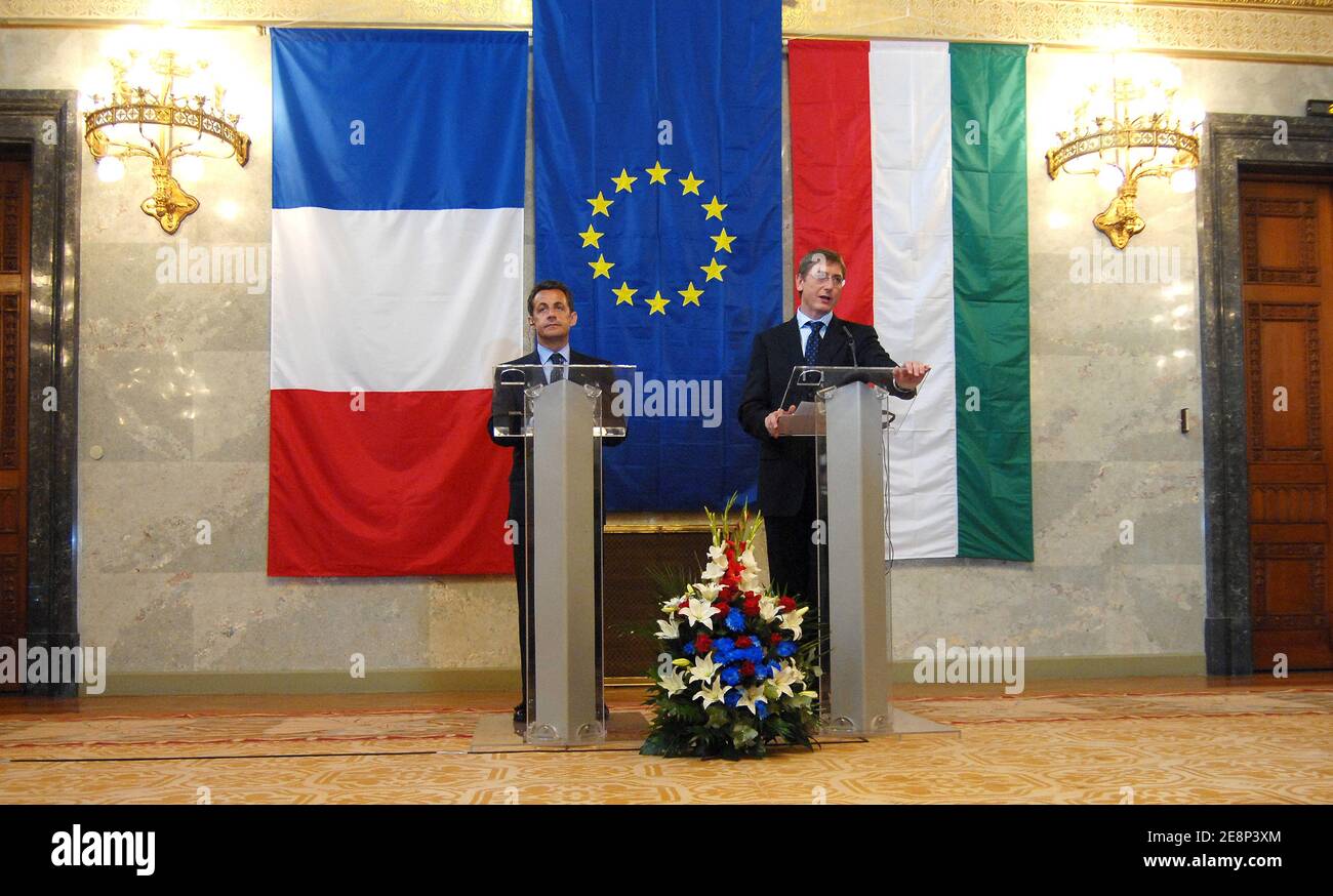 Hungary's Prime Minister Ferenc Gyurcsany (R) and French President Nicolas Sarkozy give a press conference at the parliament as part of Sarkozy's one-day official visit in Budapest, Hungary, on September 14, 2007. Photo by Christophe Guibbaud/ABACAPRESS.COM Stock Photo