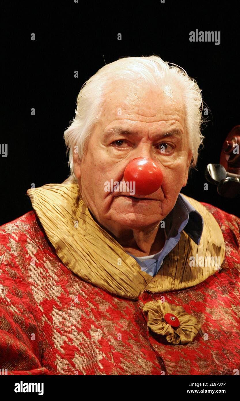 French actor Michel Galabru performs on stage during the curtain call of 'Les Chaussettes' at the Theatre des Mathurins in Paris, France on September 14, 2007. Photo by Denis Guignebourg /ABACAPRESS.COM Stock Photo