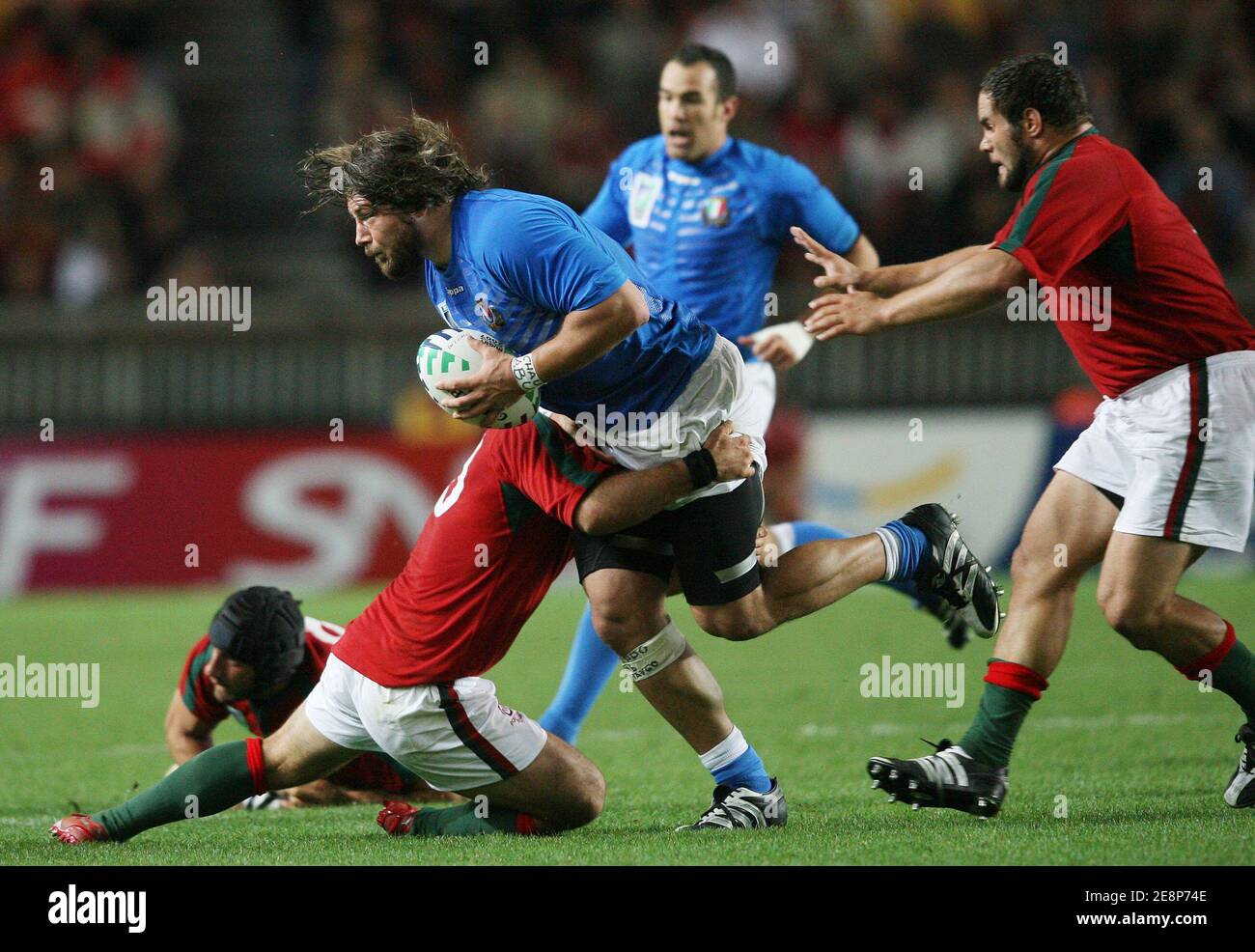 Italy's prop Martin Castrogiovanni during the IRB Rugby World Cup 2007, Pool C, Italy vs Portugal at the parc des Princes in Paris, France on Septembre 19, 2007. Photo by Mehdi Taamallah/Cameleon/ABACAPRESS.COM Stock Photo