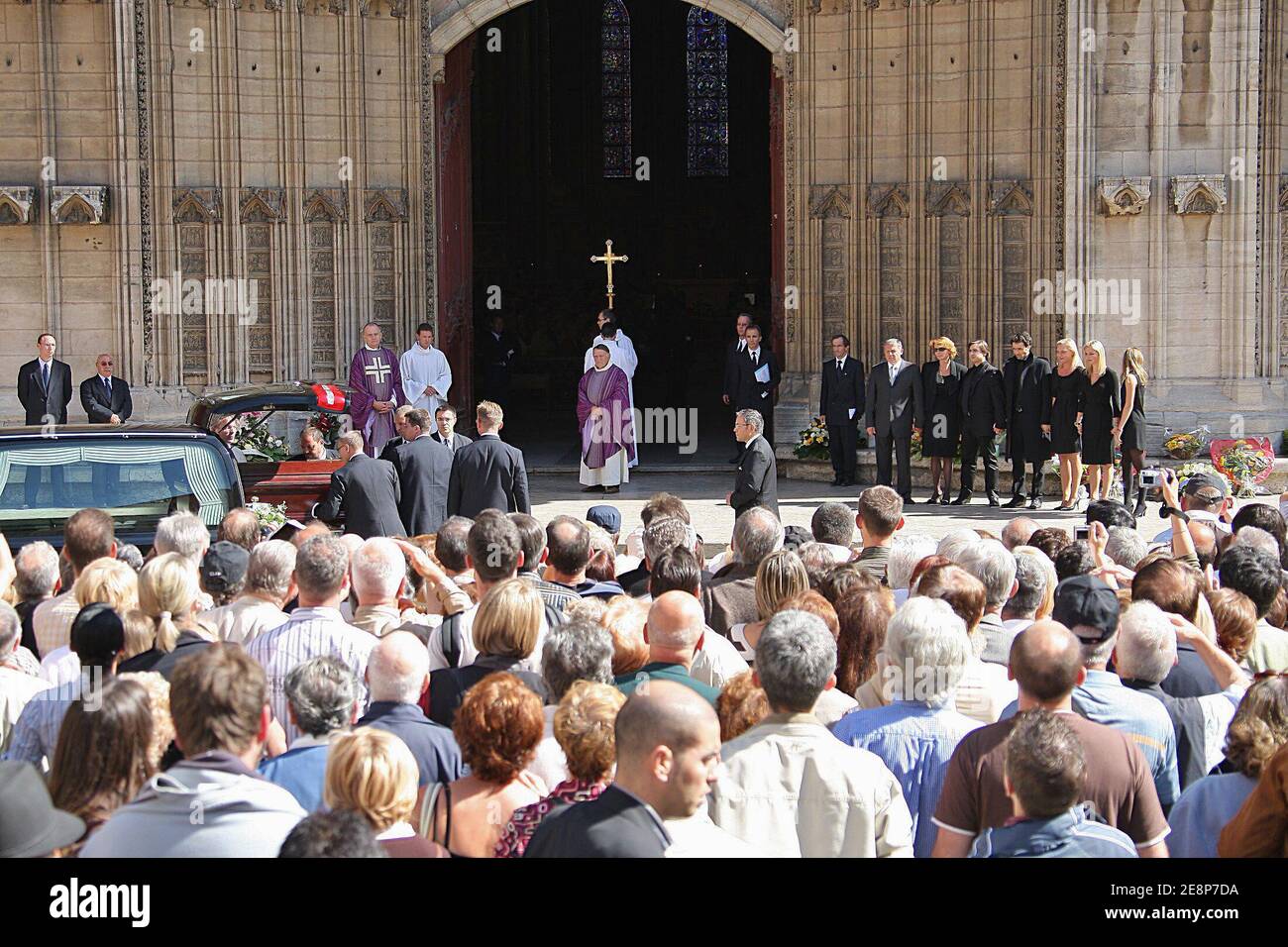 His children, (l to r) David, Elise, Frederic, Jean-Baptiste, Judith, Jeanne-Marie and Juliette look the coffin of their father, TV anchor Jacques Martin, being carried inside Saint-Jean Cathedral, in Lyon, France on September 20, 2007. Photo by Bernard-Dargent-Khayat-Nebinger/ABACAPRESS.COM Stock Photo