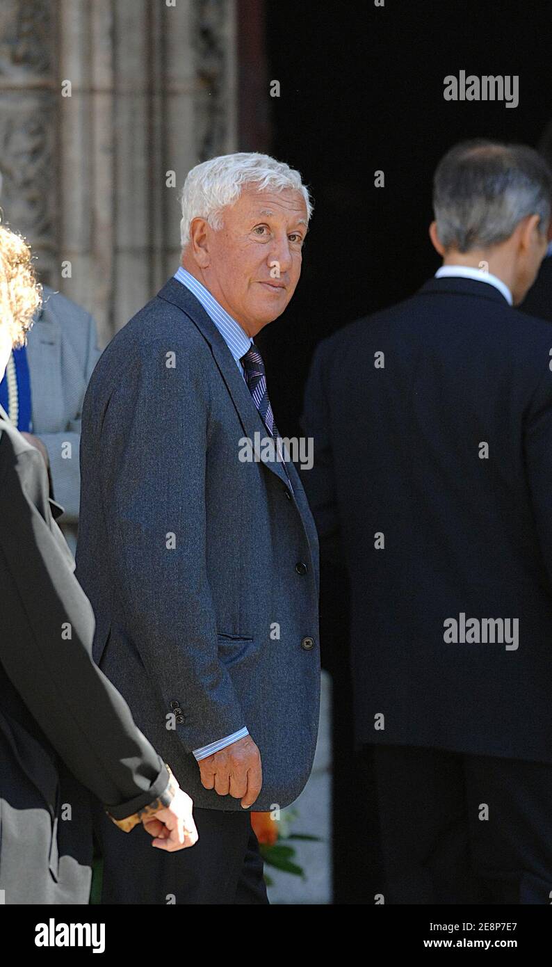 Former TV anchor Stephane Collaro arrives to the funeral mass of TV anchor Jacques Martin held at the Saint-Jean Cathedral in Lyon, France on September 20, 2007. Photo by Bernard-Dargent-Khayat-Nebinger/ABACAPRESS.COM Stock Photo