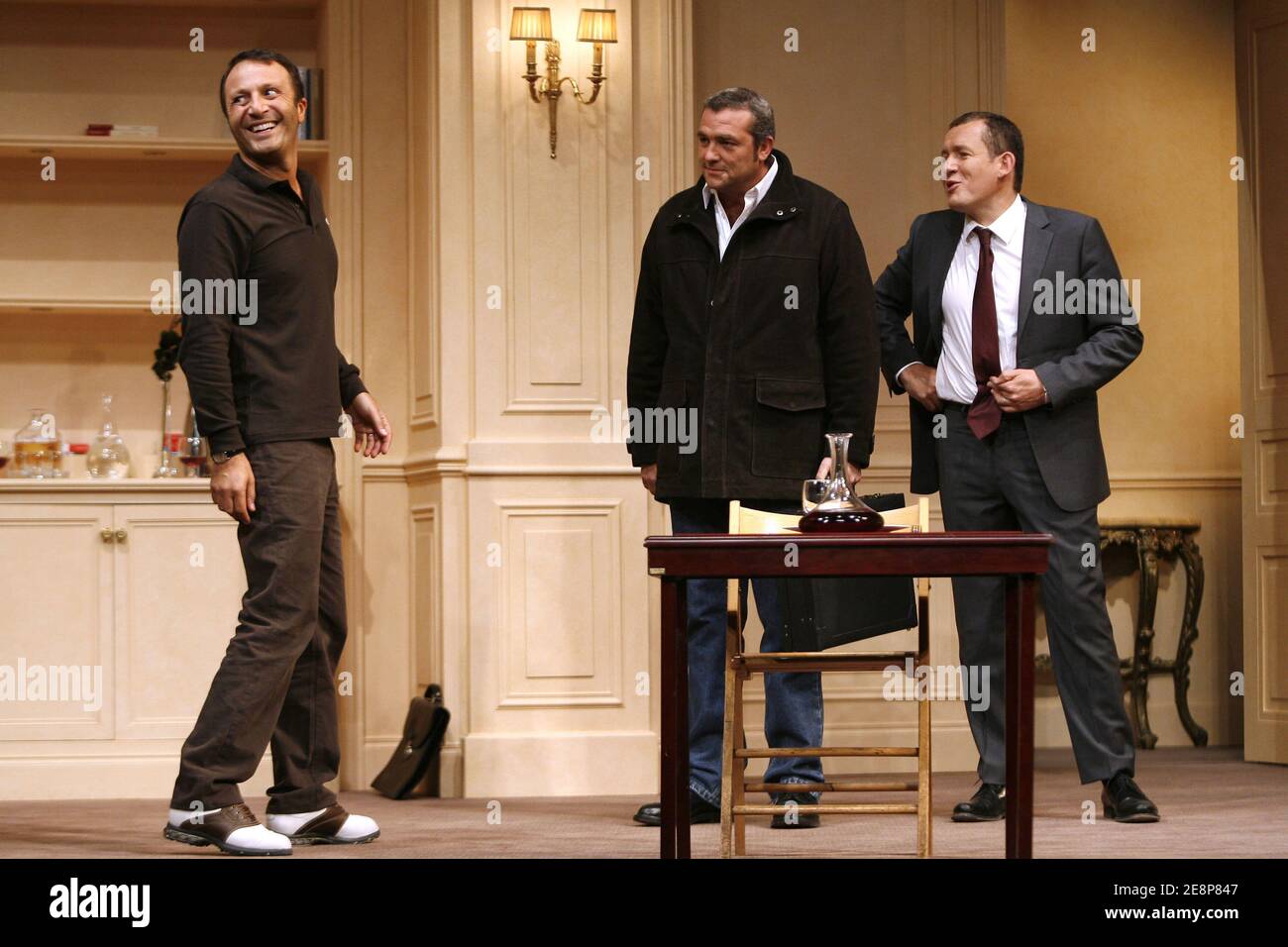 French actors Dany Boon, Laurent Gamelon and Arthur during the run-through of the play 'Le Diner de Cons', staged by Francis Veber at the Theatre de la Porte Saint-Martin in Paris, France on September 19, 2007. Also starring in the play: Stephane Bierry, Jessica Borio, Olivier Granier and Juliette Meyniac. Photo by Thierry Orban/ABACAPRESS.COM Stock Photo