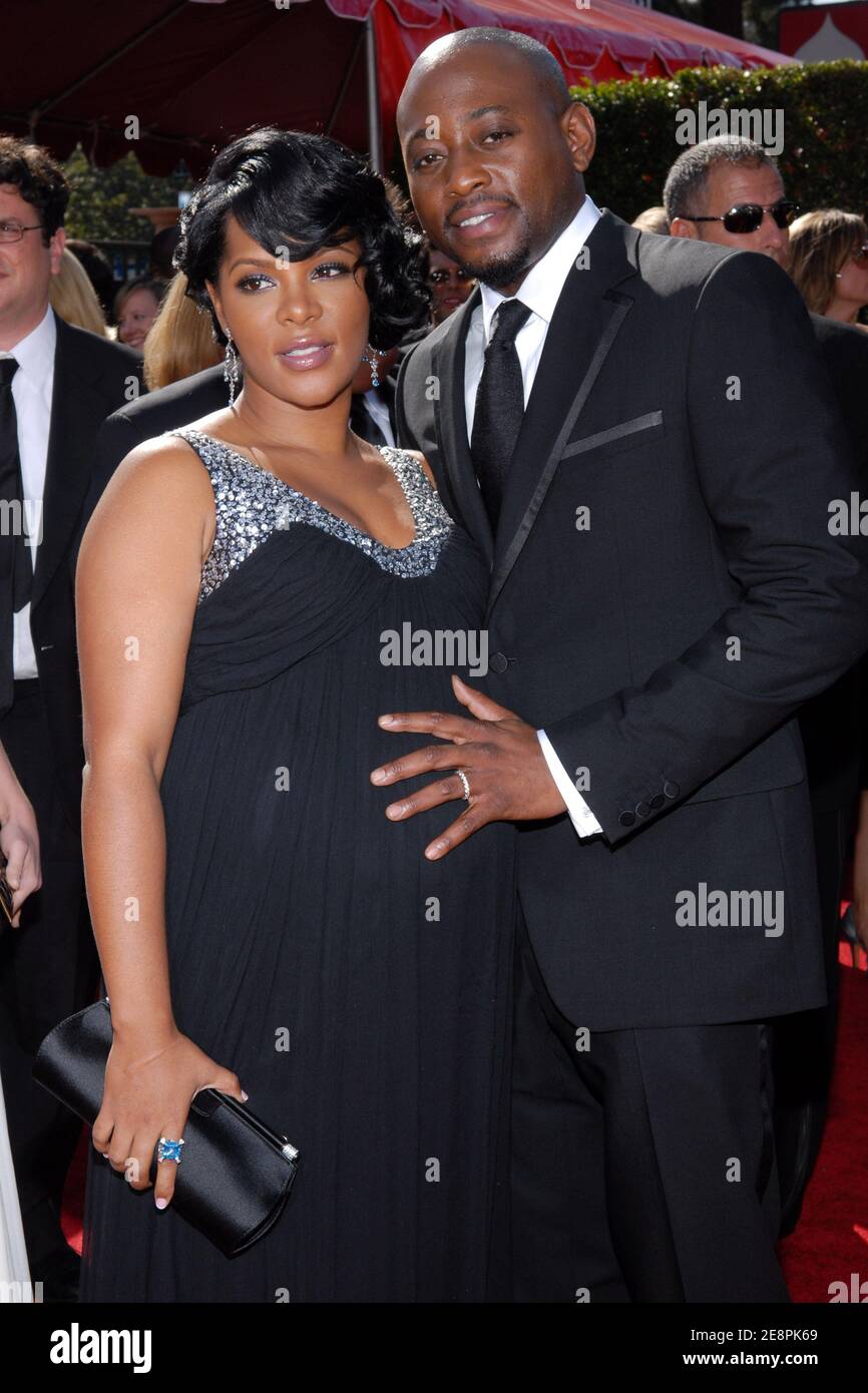 Omar Epps and wife Keisha Spivey attending the 59th Annual Primetime Emmy Awards held at the Shrine Auditorium. Los Angeles, CA, USA September 16, 2007. (Pictured: Keisha Spivey, Omar Epps). Photo by Lionel Hahn/ABACAUSA.com Stock Photo