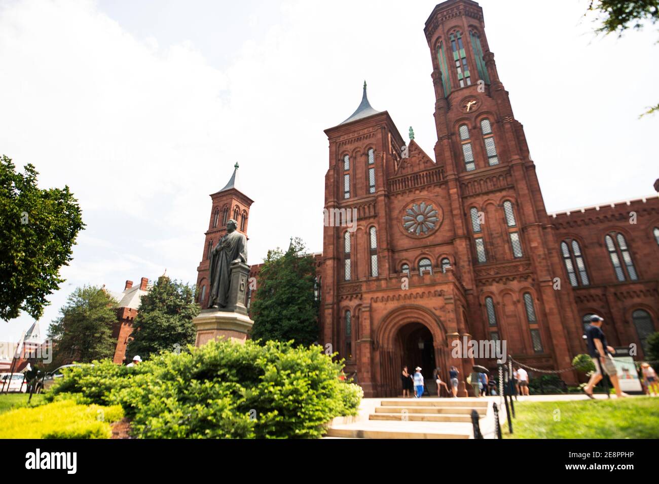 File:Smithsonian Building NR.jpg - Wikimedia Commons