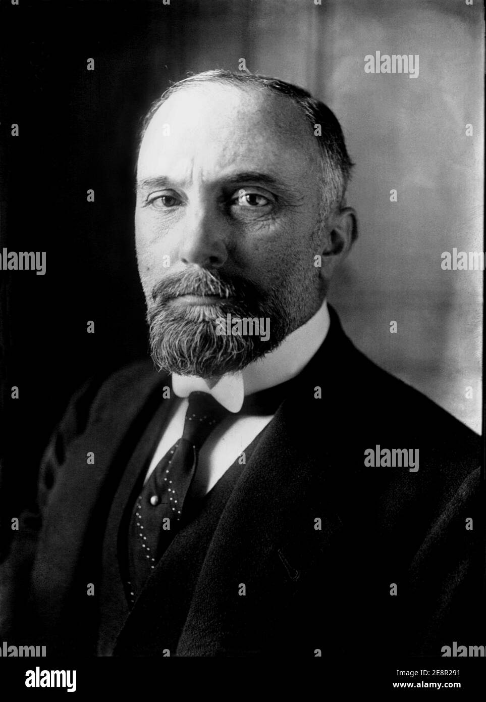1921 , 25 january, Paris , FRANCE : The italian politician conte CARLO  SFORZA ( 1872 - 1952 ) at Conférence Intereralliés at Quai d'Orsay , Ministère des Affaires Etrangères , of winner of Great War ( CONFERENZA DI PARIGI , France , Italy , Great Britain and USA ) like the Minister of Foreign Affaires of Italy ( Ministro degli Affari Esteri ) of Giovanni Giolitti cabinet . Count Sforza after Mussolini leadership became the leader of Italian antifascism in exile for 16 years . Unknown photographer of french Agencie Meurisse . - NAPOLI   - COUNT - anti-Fascist movement - Italian Republican Part Stock Photo