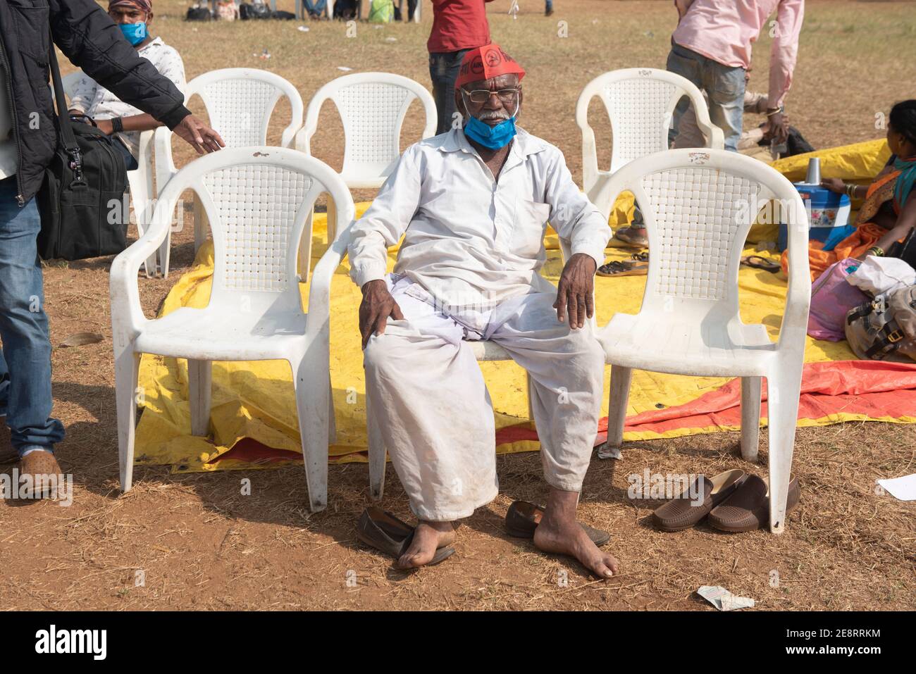 Farmer sitting chair hi res stock photography and images Alamy