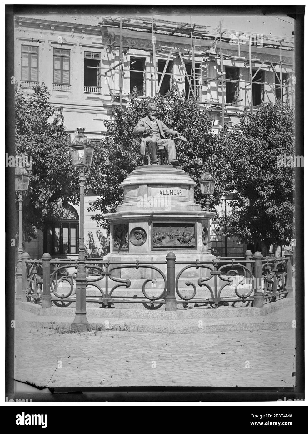 Monumento em homenagem a José de Alencar Stock Photo - Alamy