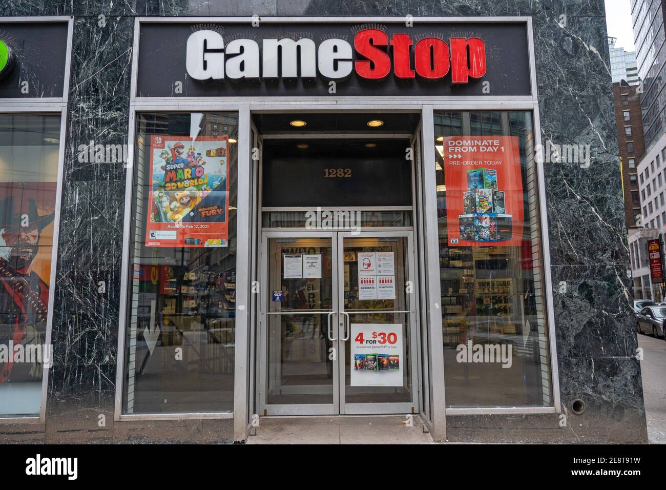Gamestop store hires stock photography and images Alamy