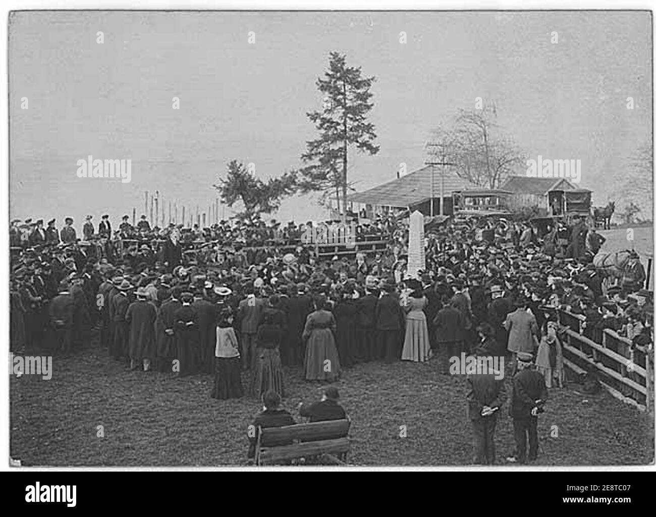 Monument dedication at Alki Point showing Samuel H Piles orating, West Seattle neighborhood, Seattle, November 13, 1905 (PEISER 28). Stock Photo