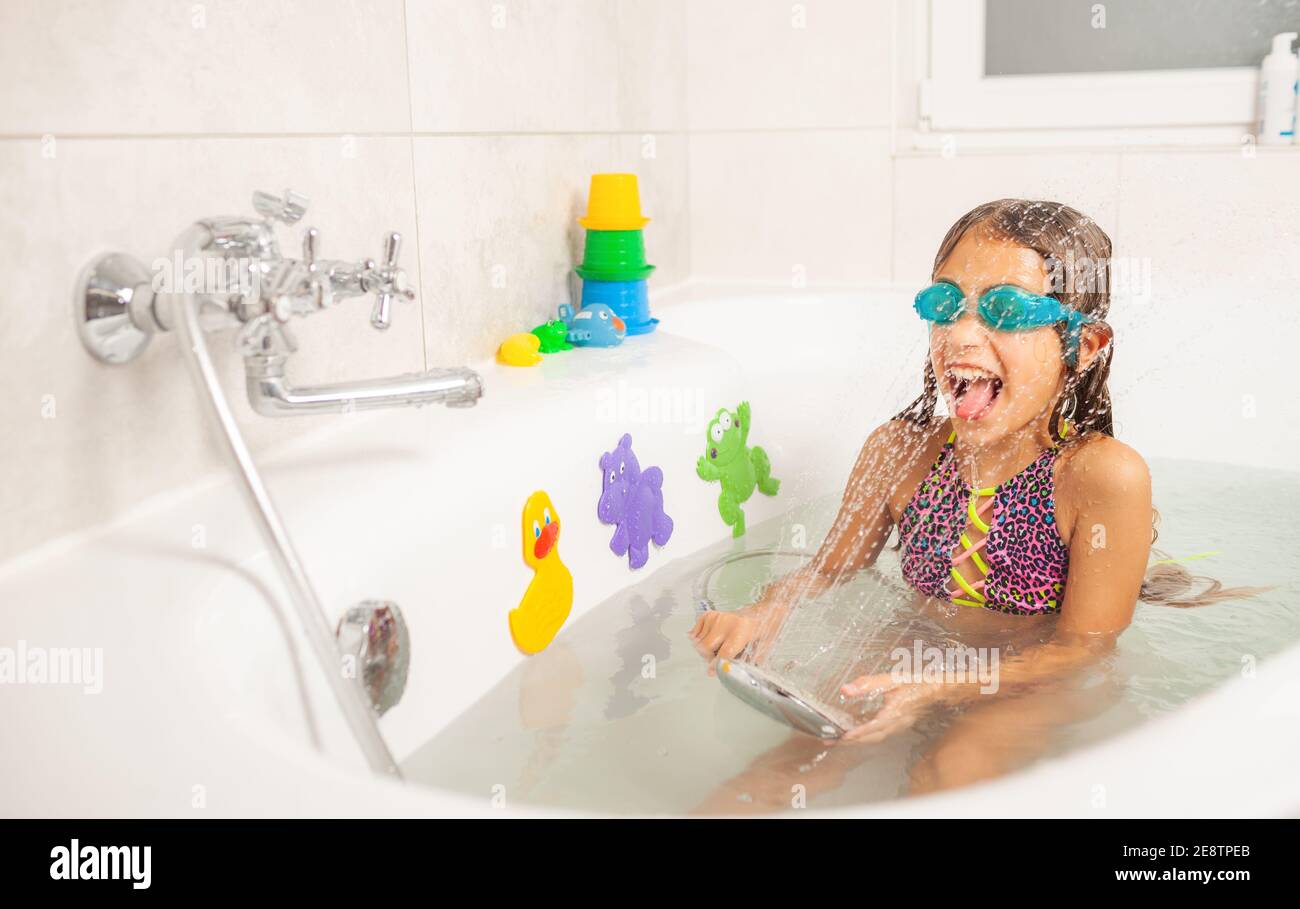 Rajce idnes cz girls bath