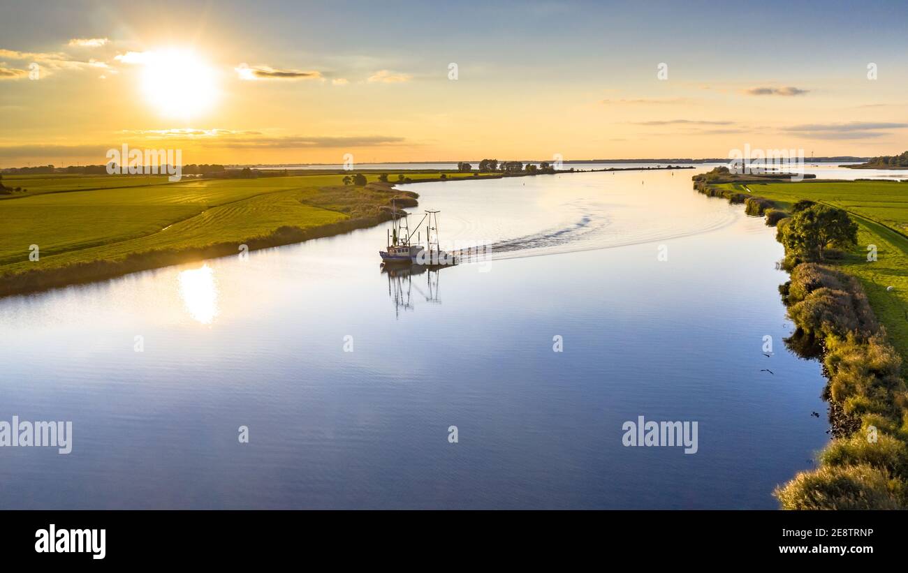 Zwarte water hi-res stock photography and images - Alamy