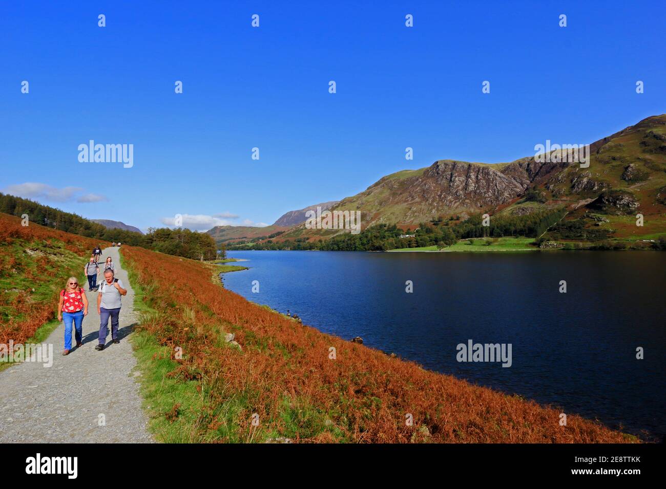 A path around the lake hi-res stock photography and images - Alamy
