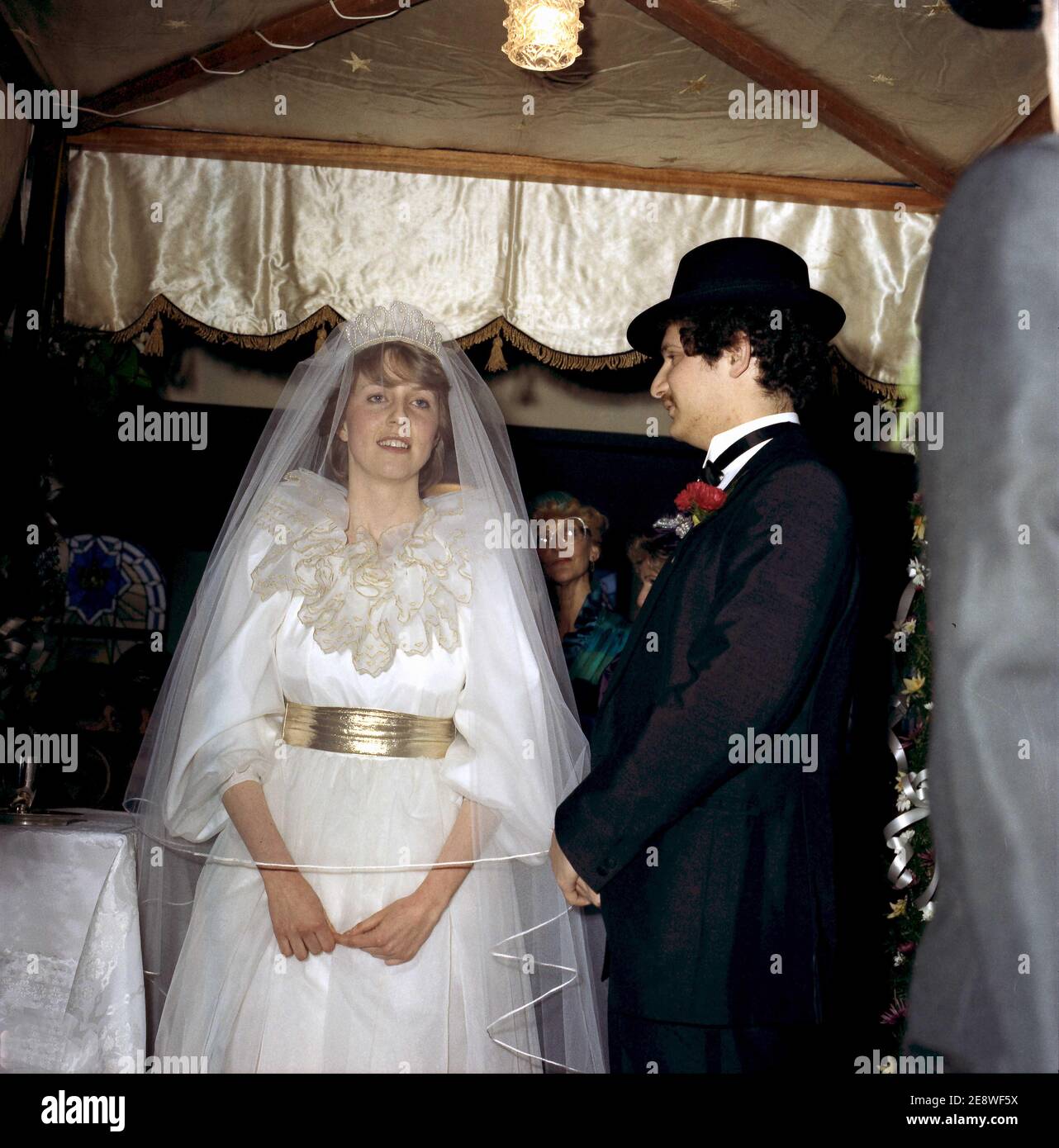 pic Hasidic Jewish Wedding Dress https www alamy com judaism the chosen and callah bride and groom meet formally beneath the chupah canopy during an orthodox jewish wedding in north london image401316438 html