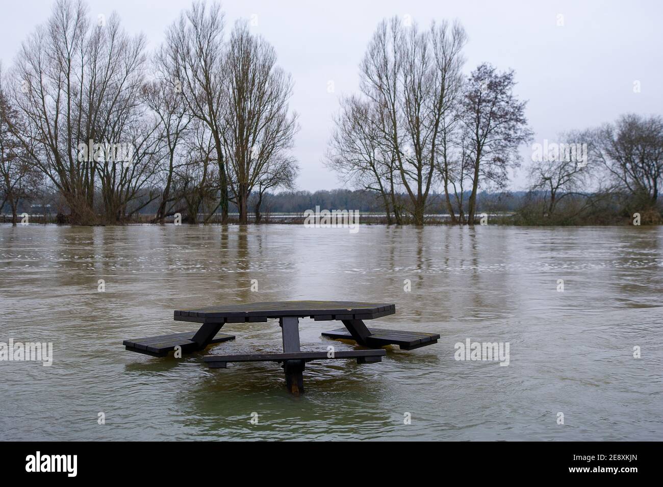 Wargrave, Berkshire, UK. 1st February, 2021. A pub garden in Wargrave