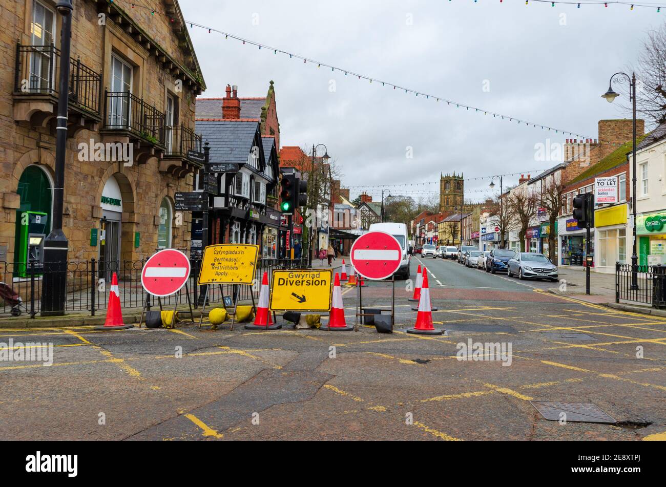 Mold, Flintshire; UK: Jan 28, 2021: A very quiet Mold town centre on a Thursday afternoon. Traffic restrictions and lane closures have been put in pla Stock Photo