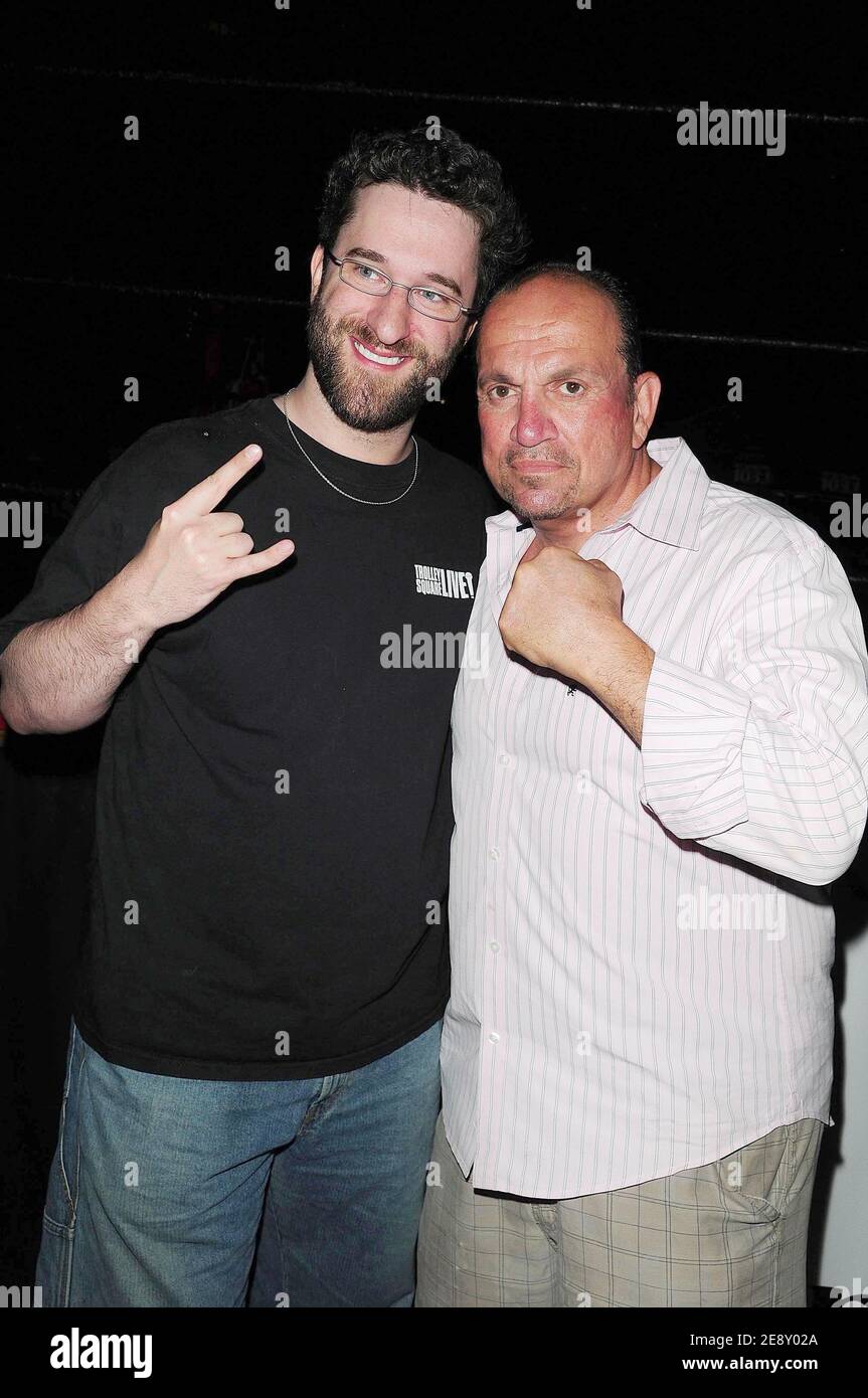 Dustin diamond hi-res stock photography and images - Alamy