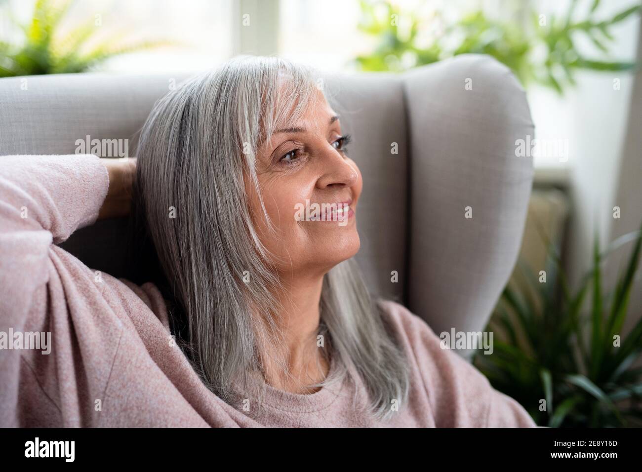 Elegant senior model long hi-res stock photography and images - Alamy