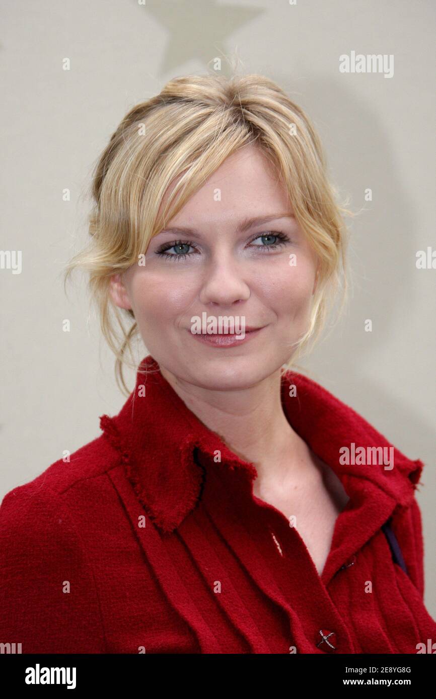 Kirsten Dunst attends the Chanel Spring-Summer 2008 Ready-to-Wear  collection presentation held at the Grand Palais in Paris, France, on  October 5, 2007. Photo by Khayat-Nebinger-Orban-Taamallah/ABACAPRESS.COM  Stock Photo - Alamy