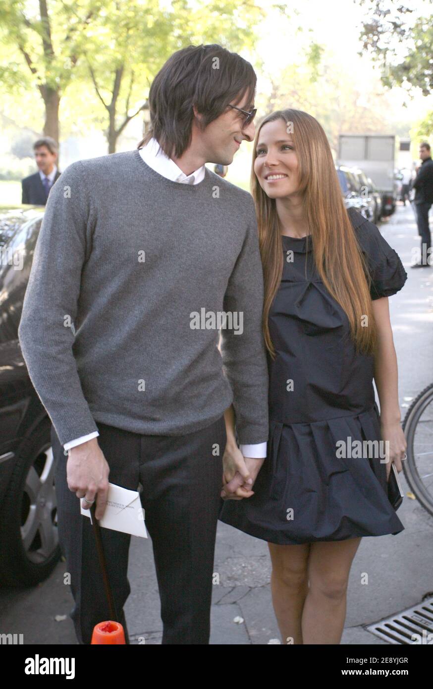 Adrien Brody and Elsa Pataky arrive at Miu-miu's Spring-Summer 2008
