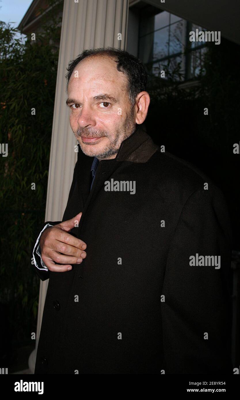 EXCLUSIVE. Actor Jean-Pierre Darroussin leaves the taping of French TV program 'Vivement Dimanche' held at Studio Gabriel in Paris, France on October 17, 2007. Photo by Denis Guignebourg/ABACAPRESS.COM Stock Photo