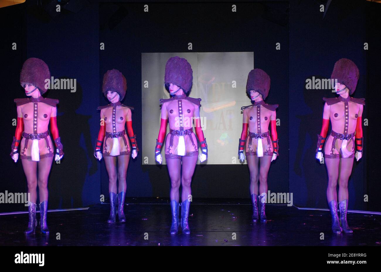 crazy-horse-paris-show-hi-res-stock-photography-and-images-alamy