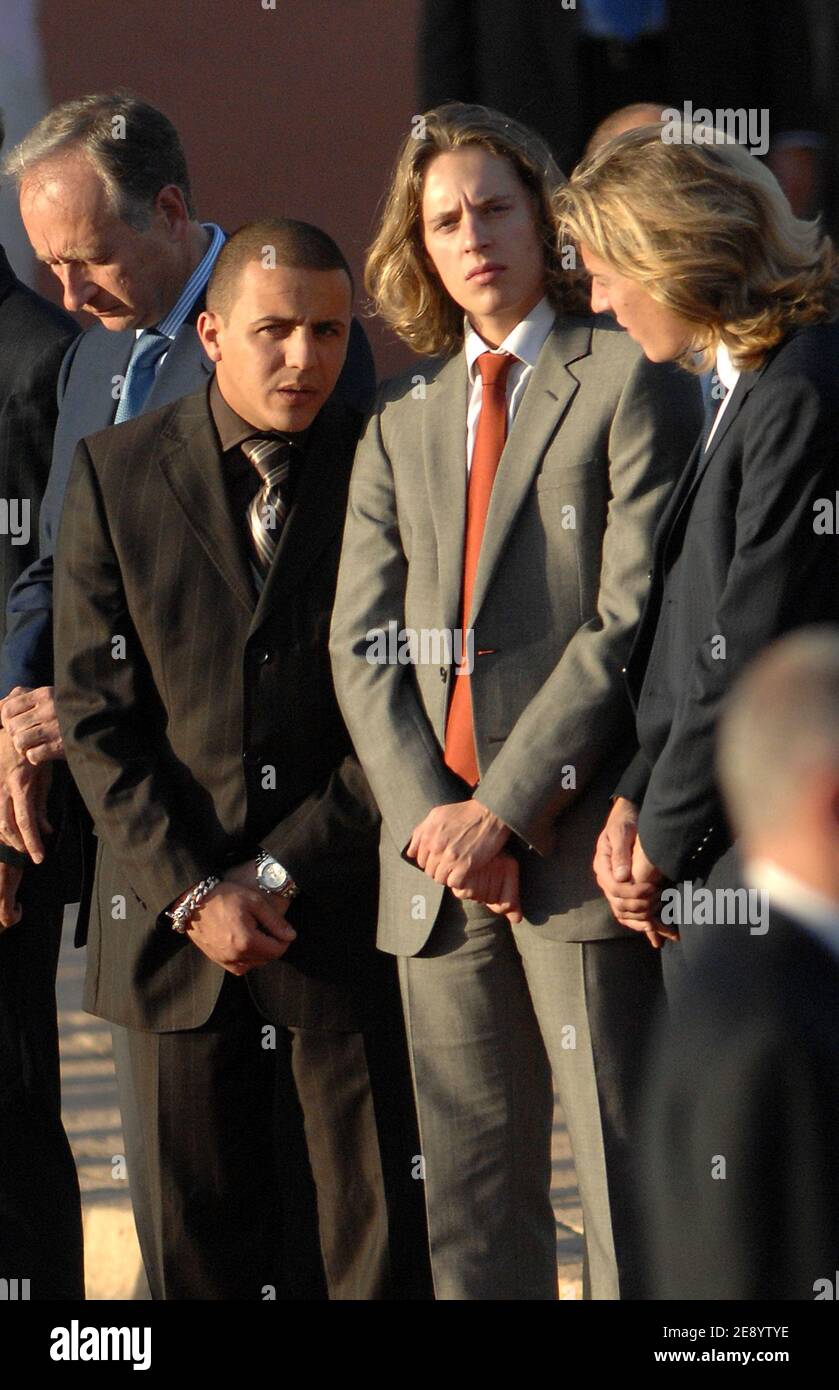 Singer Faudel beside French president Nicolas Sarkozy's sons Pierre and Jean during a welcome ceremony at the Marrakech airport, Morocco, on October 22, 2007, on the first day of a 3-Day state visit to Morocco Kingdom. Photo by Christophe Guibbaud/ABACAPRESS.COM Stock Photo