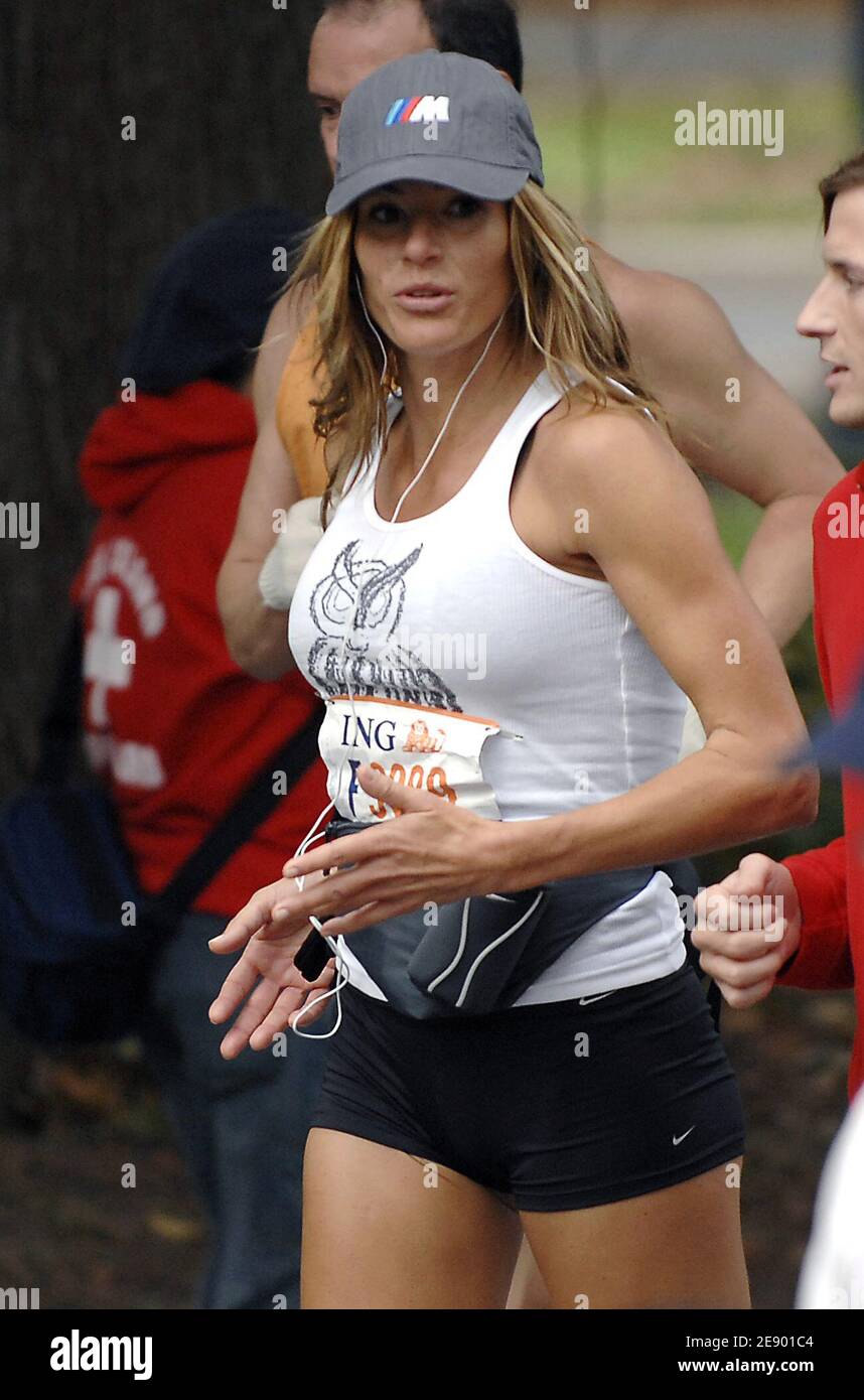 Kelly Bensimon running in Central Park during The Marathon of New York  City, NY, USA, on November 4, 2007. Photo by Cau-Guerin/ABACAPRESS.COM  Stock Photo - Alamy