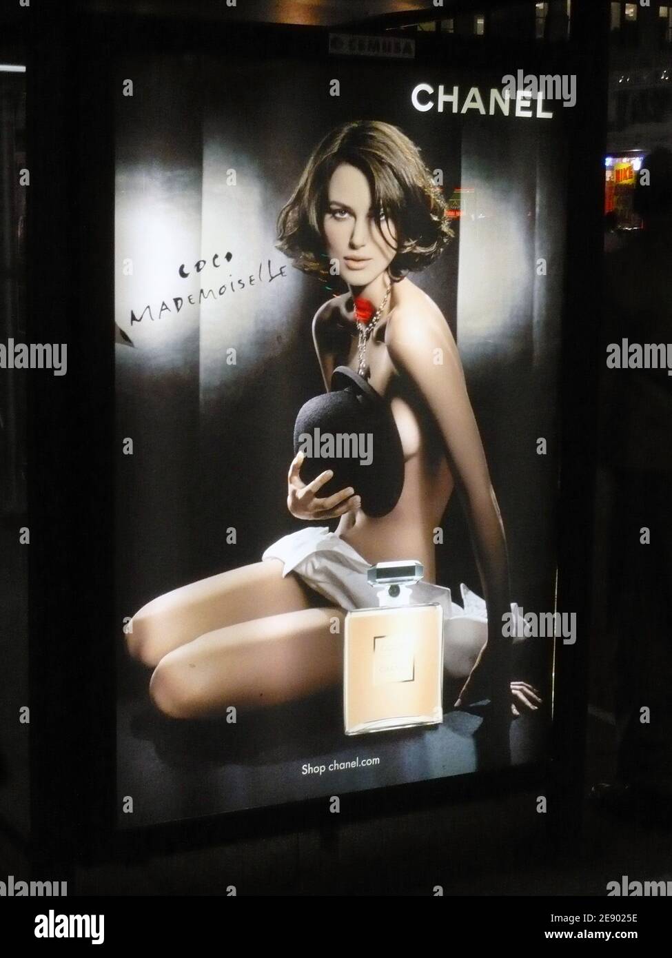 Keira knightley chanel hi-res stock photography and images - Alamy