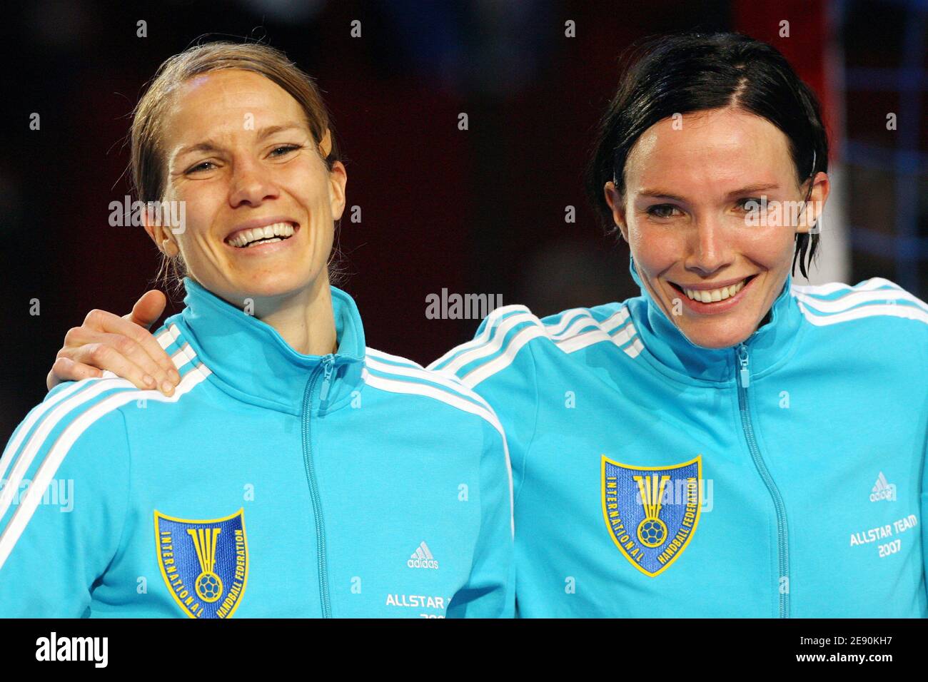 Norway's Gro Hammerseng and Katja Nyberg during the Women's World Handball Championship Final match, Norway vs Russia at the Palais Omnisports de Bercy in Paris, France on December 16, 2007. Russia won 29-24. Photo by Mehdi Taamallah/Cameleon/ABACAPRESS.COM Stock Photo