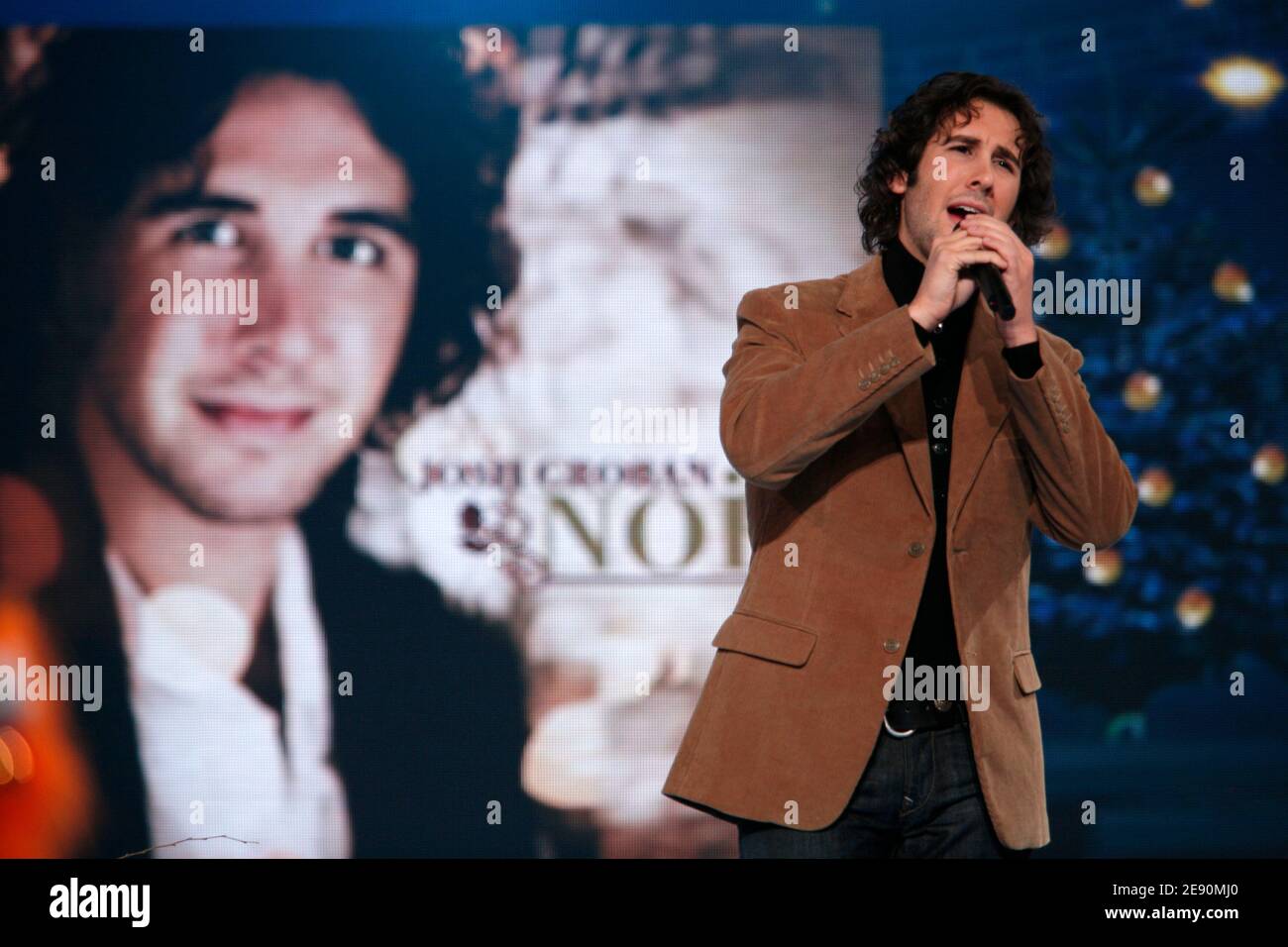 Singer josh groban hi-res stock photography and images - Alamy