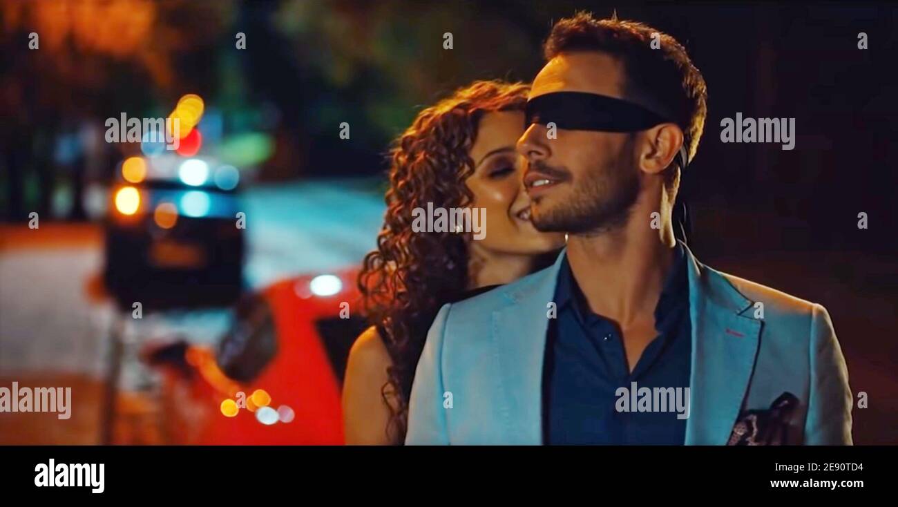 SQUARED LOVE, (aka MILOSC DO KWADRATU), from left Adrianna Chlebicka