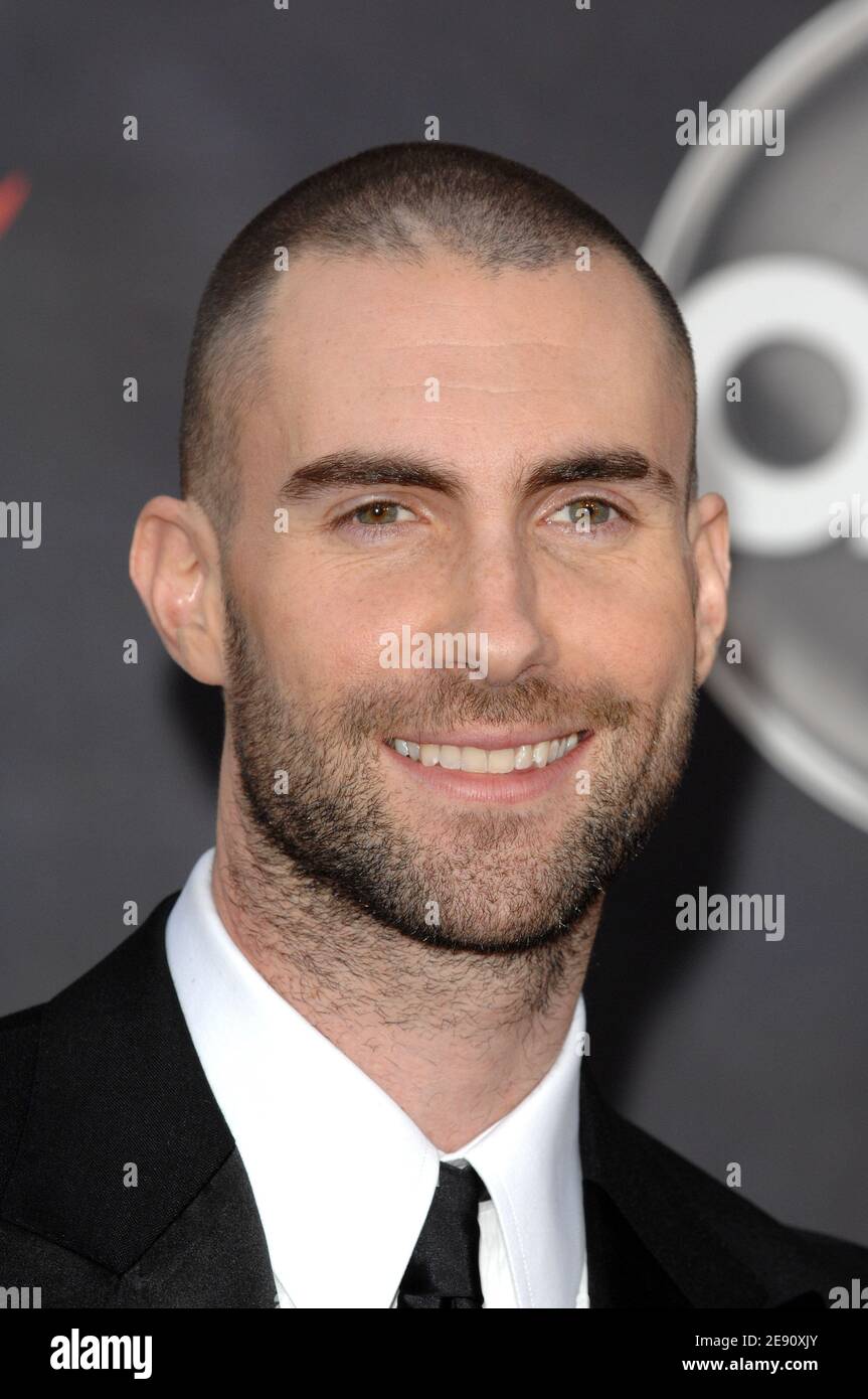 Maroon 5 attends the 2007 American Music Awards held at the Nokia Theatre  downtown Los Angeles, November 18, 2007. (Pictured: Maroon 5, Adam Levine).  Photo by Lionel Hahn/ABACAPRESS.COM Stock Photo - Alamy