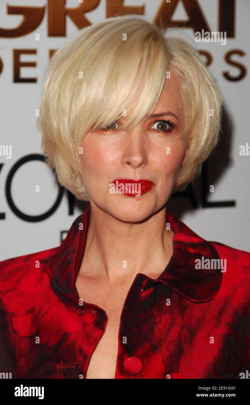 Actress Janine Turner arrives at the premiere of 'The Great Debaters