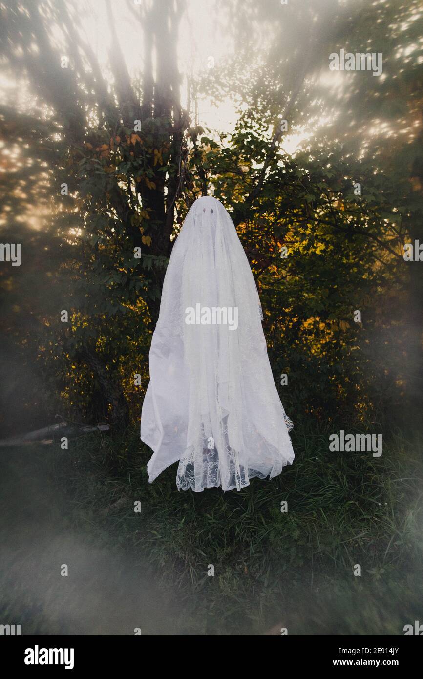 Ghost woman hi-res stock photography and images - Alamy