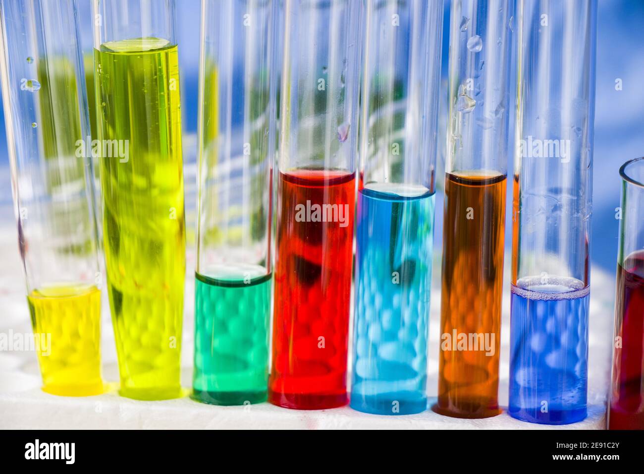 Chemical elements glass hi-res stock photography and images - Alamy