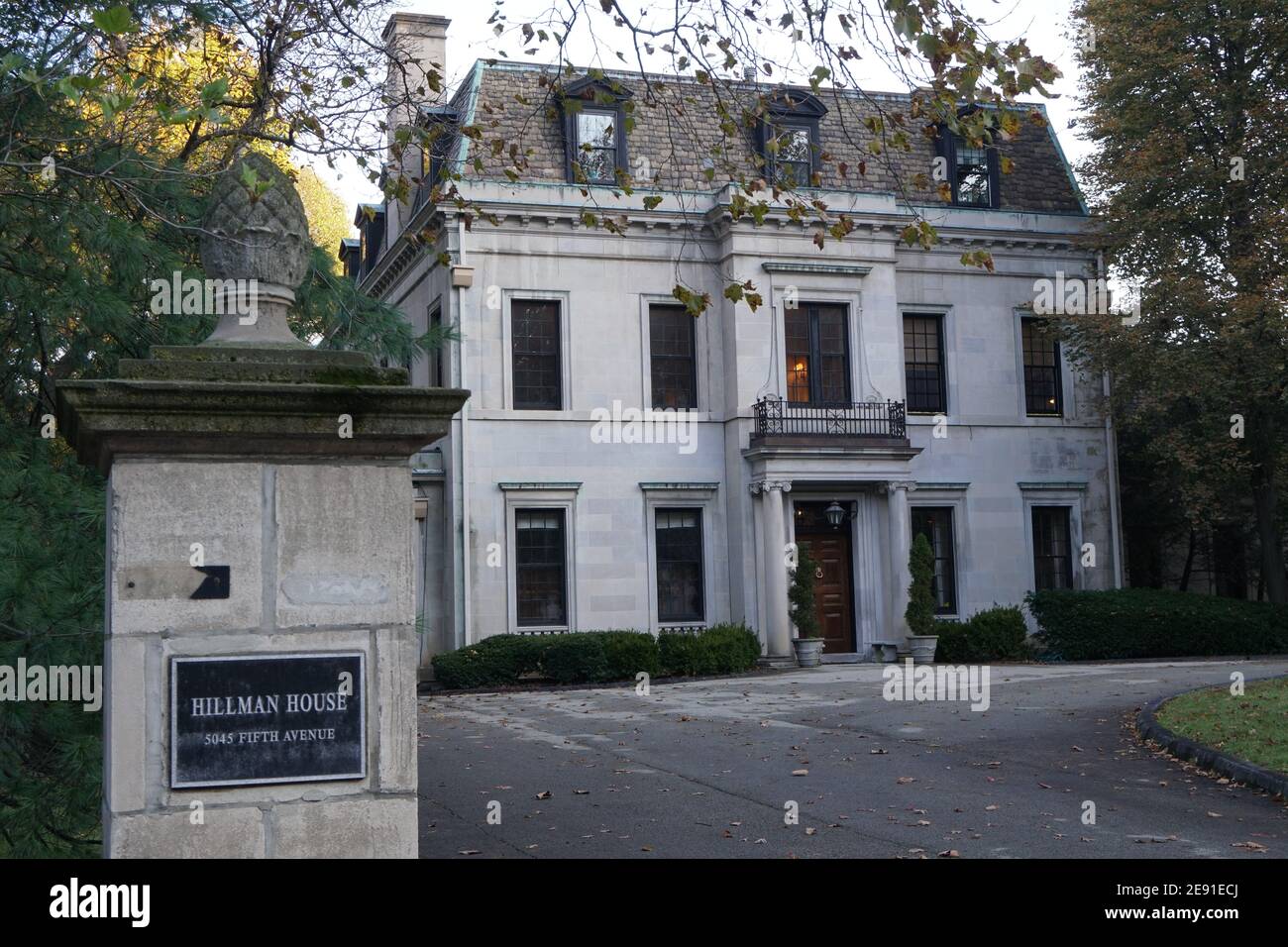 Old mansion exterior hi-res stock photography and images - Alamy, image size:1300x956