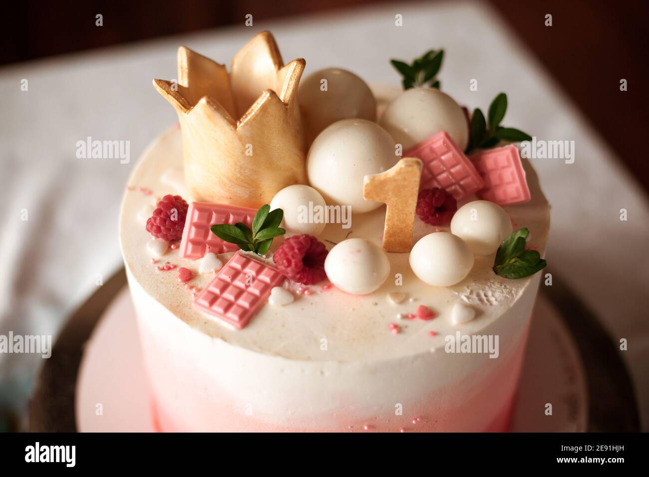 Pink cake princess hi-res stock photography and images - Alamy